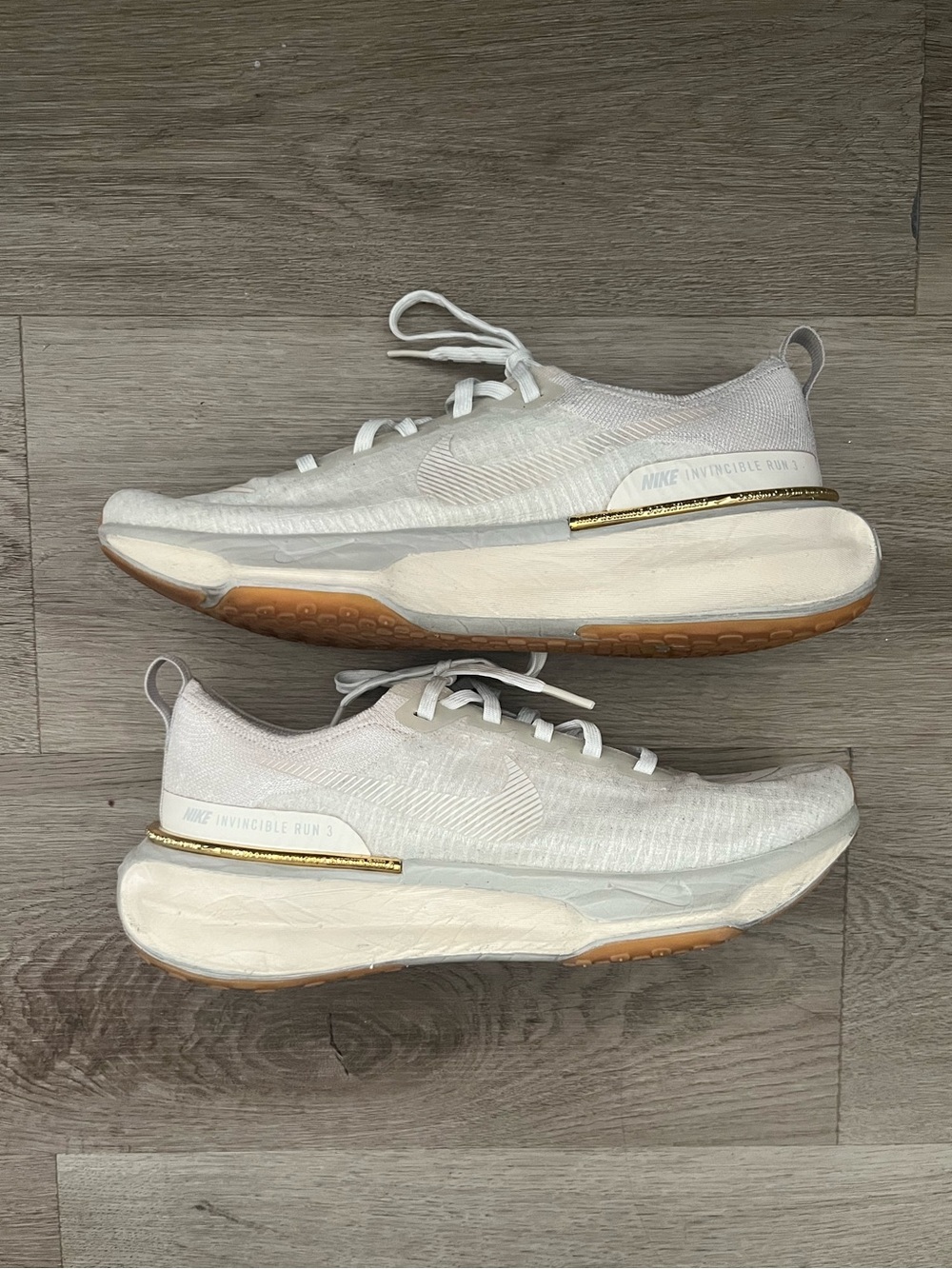 Nike Invincible Run 3 Women’s White/Gold Running Shoe size 9